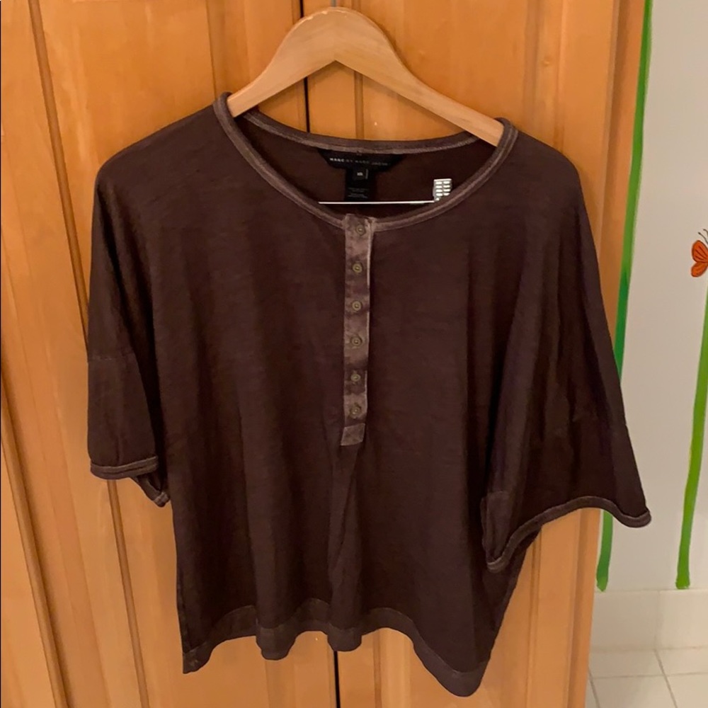 Light and comfortable shirt great for fall